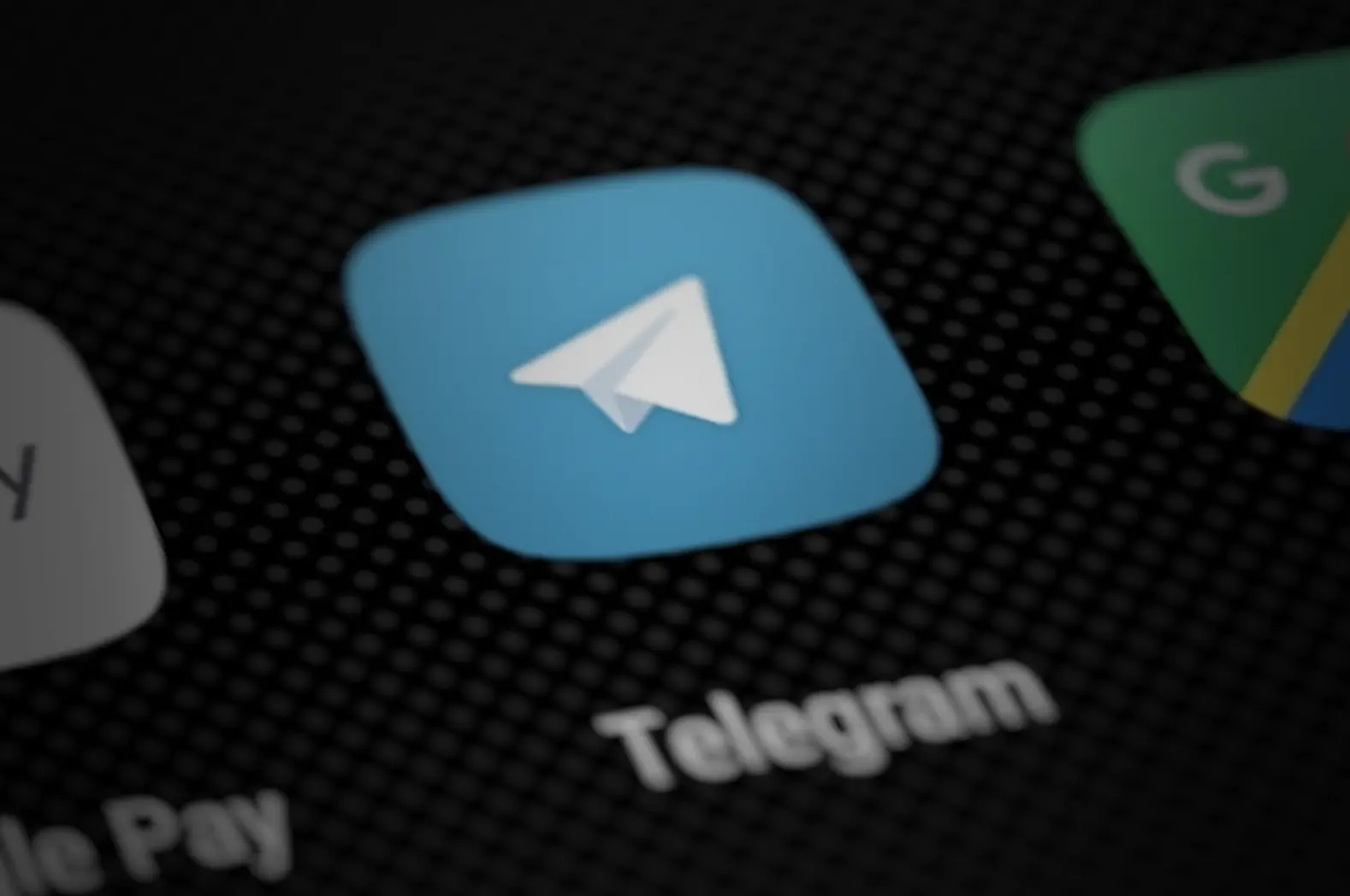 Rusya’da Telegram, WhatsApp Kesintileri Spekülasyonlara Yol Açıyor