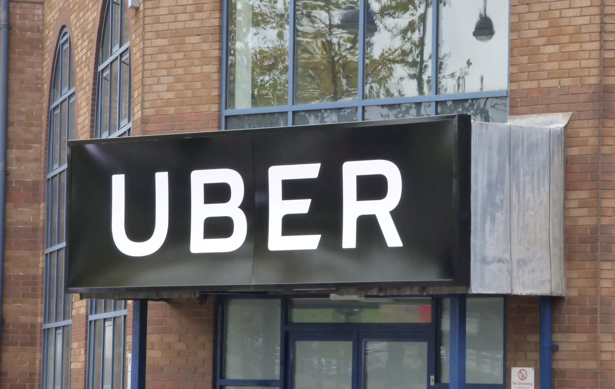 Uber ve Wayve, Otonom Taksi Geliştirmeyi Hızlandırmak için İş Birliği Yapıyor