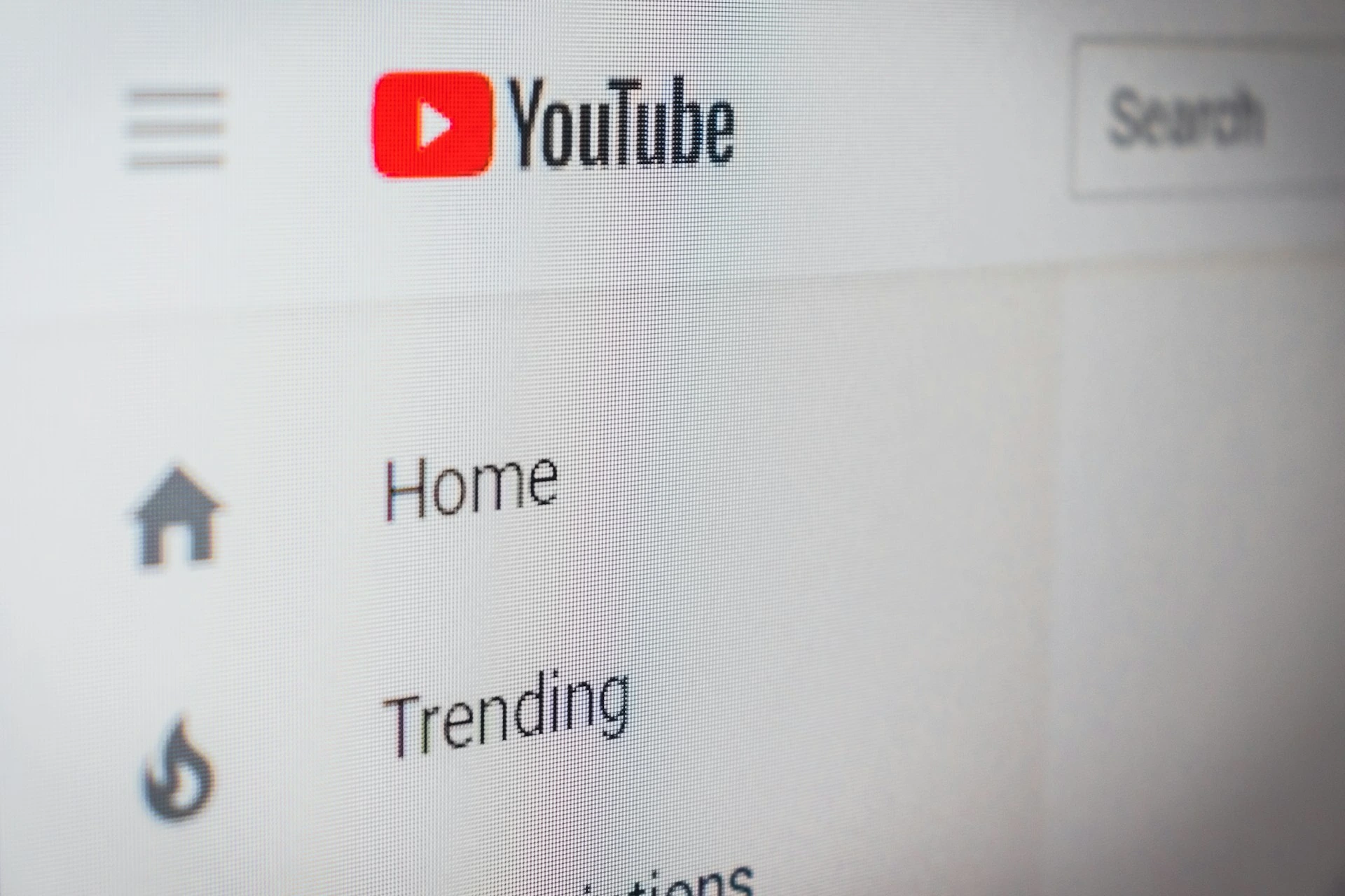 Rusya, Askeri Teslim Olma Konusunda YouTube İçeriği Nedeniyle Google’a Para Cezası Veriyor