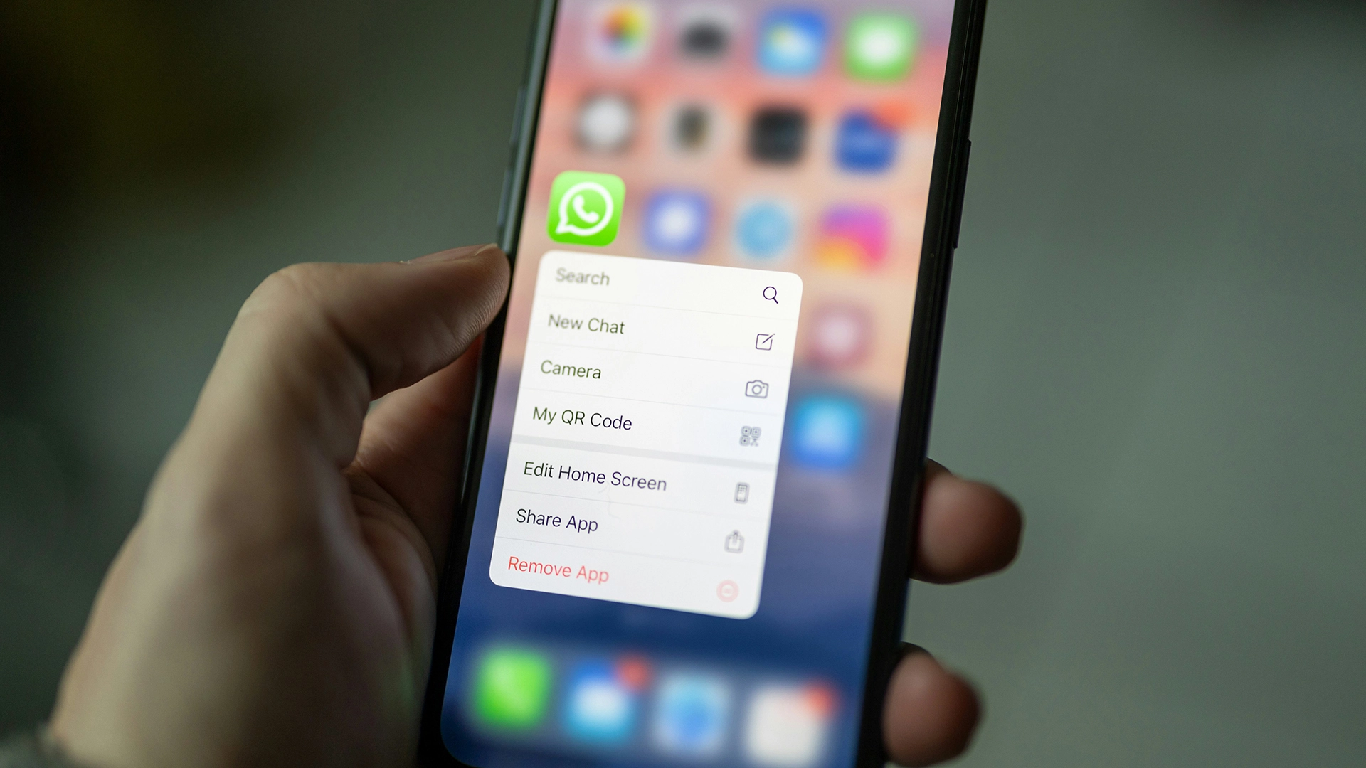 Meta’nın Chatbot’u Özel Telefon Numarasını Yanlışlıkla Paylaşıyor